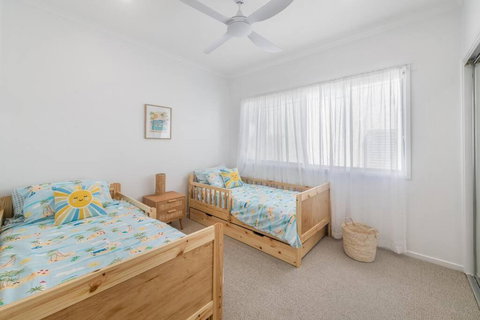 Retreat In The Heart Of Alex - 3BR Sleeps 11, Pool - Lightning Ridge Tourism 3
