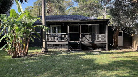 Retro Beach House - Macmasters Beach - Lightning Ridge Tourism 0