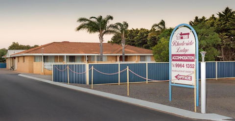 Rhodeside Lodge - Lightning Ridge Tourism 3