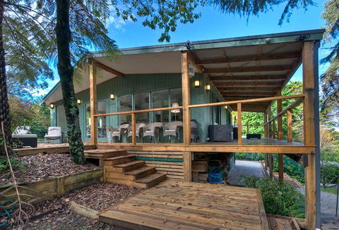 Ribbon Gum Lodge - Lightning Ridge Tourism 0