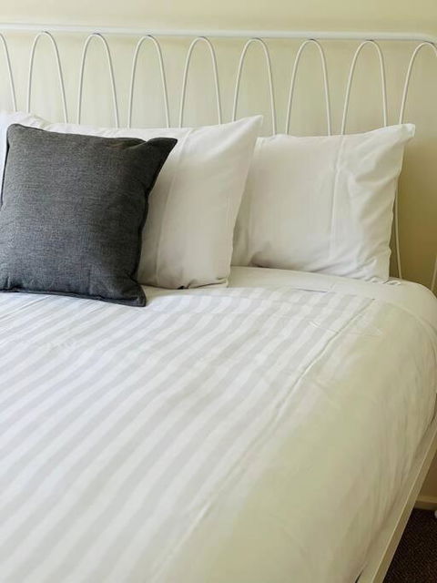 Richmond Cottage - Lightning Ridge Tourism 3