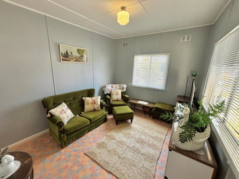 River Cottage On Cherry - Pet Friendly - Lightning Ridge Tourism 3