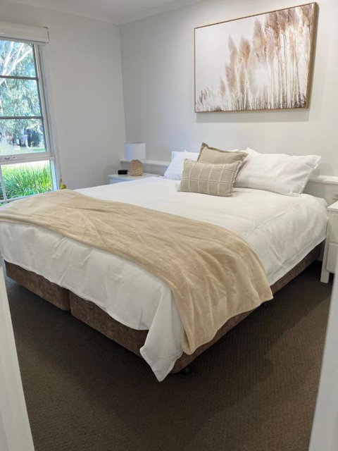 River Frontage Unit Moama - Lightning Ridge Tourism 1