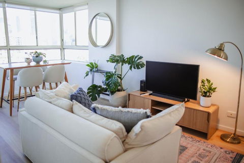 Riverfront Residences New Farm - Lightning Ridge Tourism 1
