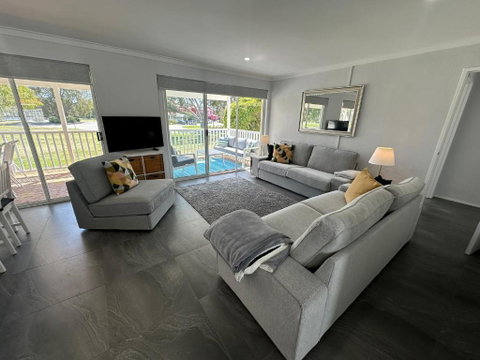 Riverview - South Yunderup - Lightning Ridge Tourism 2