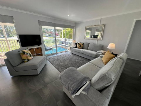 Riverview - South Yunderup - Lightning Ridge Tourism 1