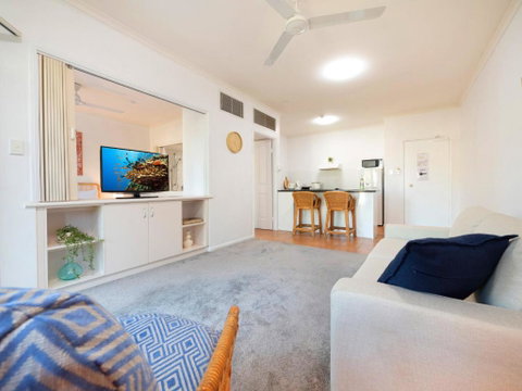 Reefside Escape - Lightning Ridge Tourism 0