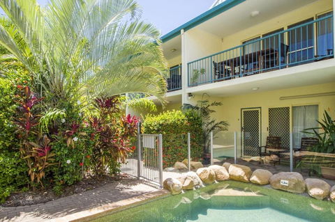 SAILS 9 Beachfront Getaway Horseshoe Bay - Lightning Ridge Tourism 2