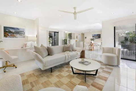 Riviera Road Miami - 4BRM Dual Villa - Lightning Ridge Tourism 0