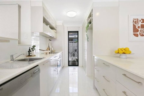 Riviera Road Miami - 4BRM Dual Villa - Lightning Ridge Tourism 3