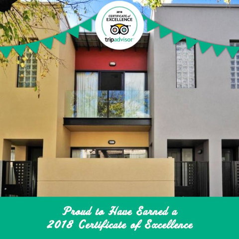 RNR Sturt Holiday Home - Lightning Ridge Tourism 1
