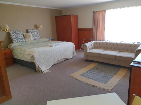Robe Haven Motel - Lightning Ridge Tourism 3