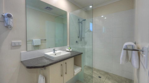 Roma Central Motel - Lightning Ridge Tourism 1