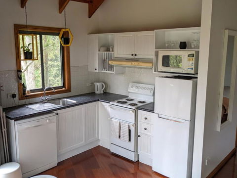 Romantic Cabin Escapes Barrington Tops - Lorikeet - Lightning Ridge Tourism 3