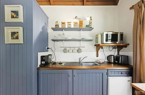 Romantic Tricklebeck Spa Cottage - Lightning Ridge Tourism 2