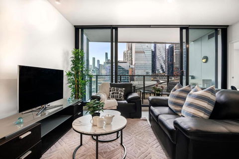 Rooftop Pool 2BR Apartment At Marvel Stadium With Free Parking - Lightning Ridge Tourism 1