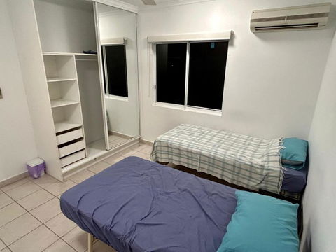 Room In City With Kittens! - Lightning Ridge Tourism 2