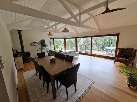 Rose Hill Estate - Lightning Ridge Tourism 1