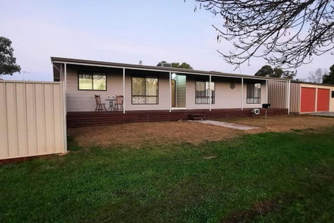 Rosella Lodge - Lightning Ridge Tourism 0