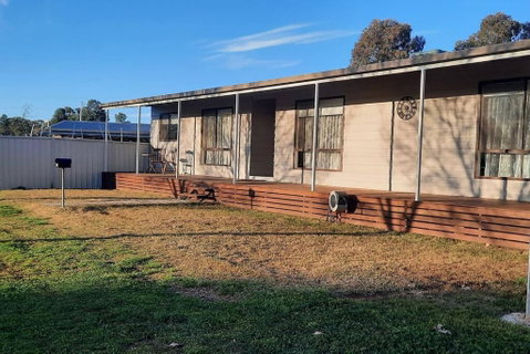 Rosella Lodge - Lightning Ridge Tourism 3