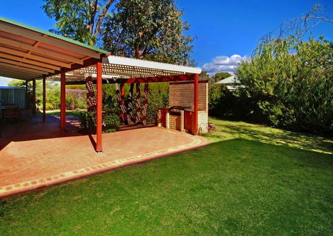 Rosewood Cottage - Lightning Ridge Tourism 3