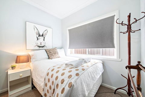 Rosewood Cottage - Stroll To Central, Cosy Escape - Lightning Ridge Tourism 2