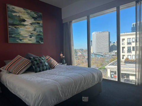 Royal Garden Residence - Lightning Ridge Tourism 0