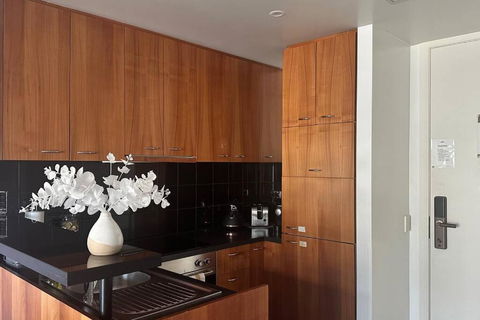 Royal Garden Residence - Lightning Ridge Tourism 2