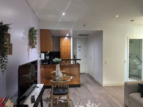 Royal Garden Residence - Lightning Ridge Tourism 3