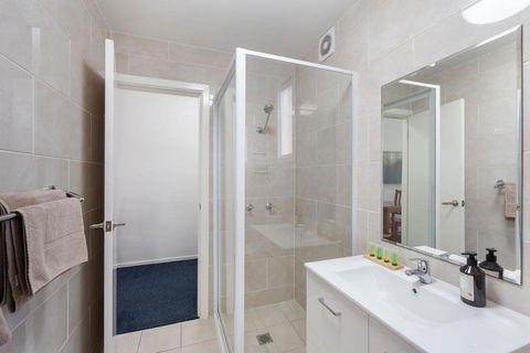 Royal Motel Tenterfield - Lightning Ridge Tourism 3