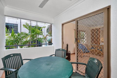 Royal Palm Villas - Lightning Ridge Tourism 3