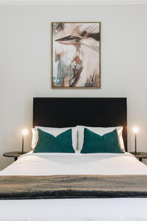 Royal Hotel Wyong - Lightning Ridge Tourism 1