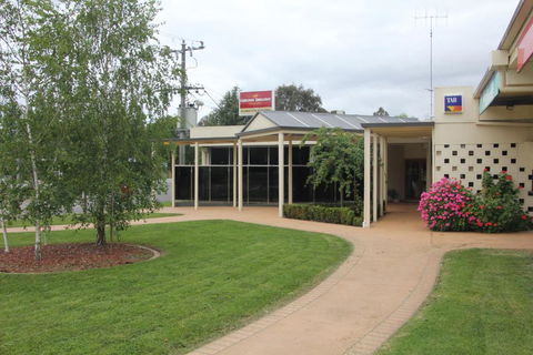 Rubicon Hotel Motel - Lightning Ridge Tourism 0