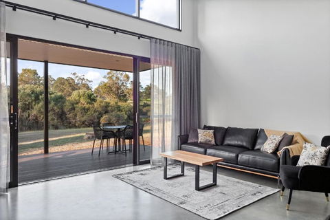 Ruse Estate Retreat Margaret River - Lightning Ridge Tourism 0