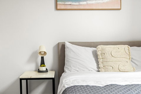 Rustic Double Room - Central Location In Kensington - Shared Bathroom - Lightning Ridge Tourism 1