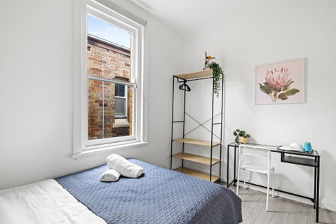Rustic Double Room - Central Location In Kensington - Shared Bathroom - Lightning Ridge Tourism 2