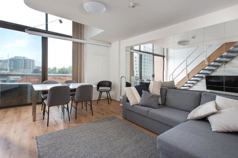 S203S - The Loft By Darling Harbour - Lightning Ridge Tourism 0