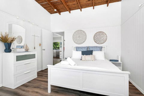 Sally Beach House With Ocean Views - Lightning Ridge Tourism 2