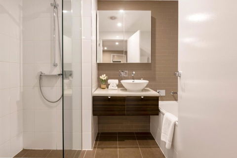 Saltwater Suites - Waterfront Apartments - Lightning Ridge Tourism 2