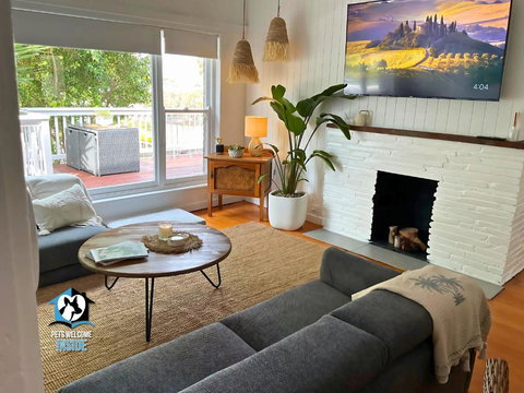 Saltwater Sunsets Seaside Haven With Ocean Views - Lightning Ridge Tourism 2