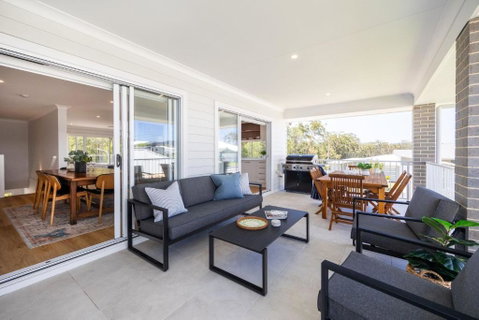 Saltwood - Lightning Ridge Tourism 0