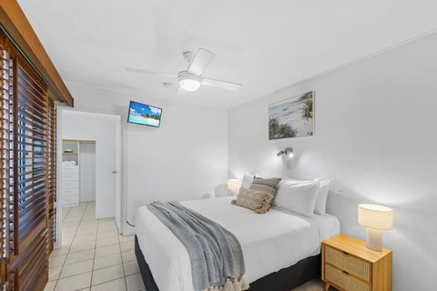 Salty Breeze - Rooftop Terrace & Jacuzzi - Lightning Ridge Tourism 2