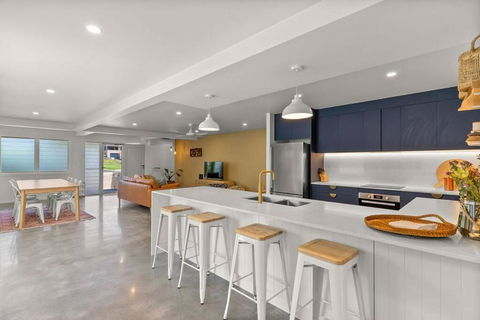 Salty Crab Bungalow - Lightning Ridge Tourism 0