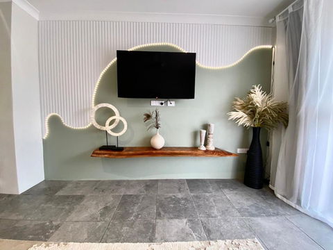 San Antone Luxury In The CBD - Lightning Ridge Tourism 2