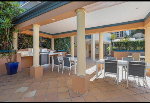 San Mateo On Broadbeach - Lightning Ridge Tourism 1