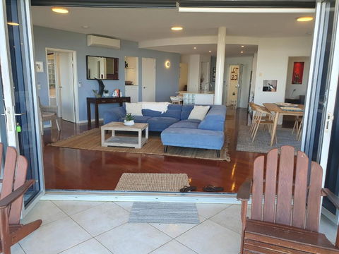 Sanbah-Surf, Views, Beach - Lightning Ridge Tourism 1
