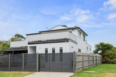 Sanctuary Lodge By Ready Set Stay - BYO LINEN & TOWELS - Lightning Ridge Tourism 2