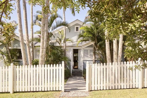 Sanctuary Spaces - Kia Ora Byron - Lightning Ridge Tourism 1
