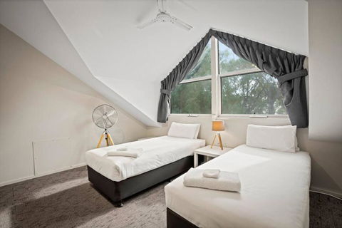 Sandblu: Resort Villa On The Beach - Lightning Ridge Tourism 1
