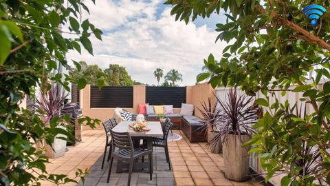 Sandcastle Shores - Lightning Ridge Tourism 0